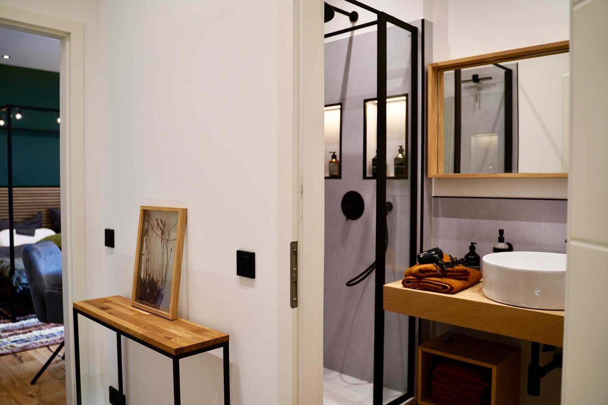 Edler Wohnraum Luxurioeses Studio Im Zentrum Mit Balkon, Kaffeevollautomat, Klima & Parkplatz 茨维考 外观 照片