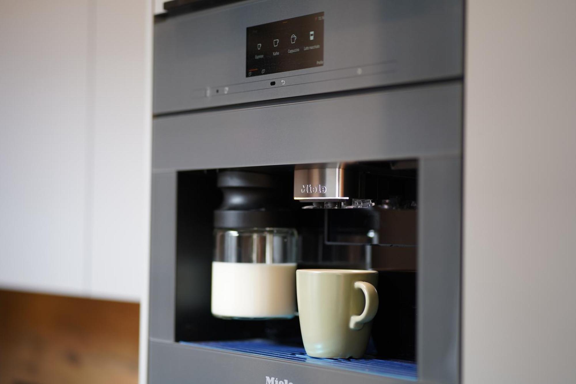 Edler Wohnraum Luxurioeses Studio Im Zentrum Mit Balkon, Kaffeevollautomat, Klima & Parkplatz 茨维考 外观 照片